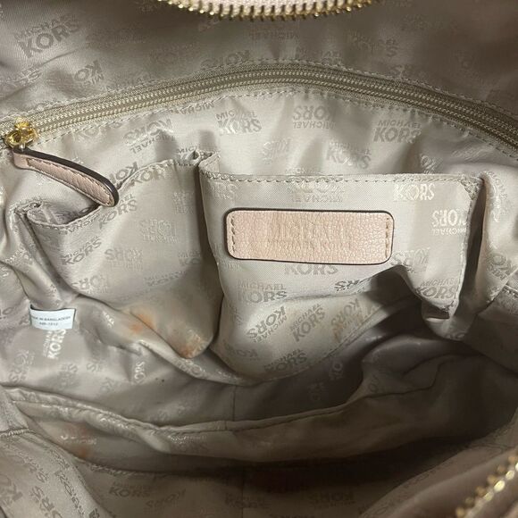 Michael Kors Cindy  leather nude medium satchel with gold hardwares and charm - Picture 11 of 13
